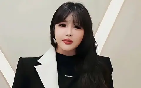 K-pop Star Park Bom Says Agency Pressure “Forced” Her Extreme Makeover