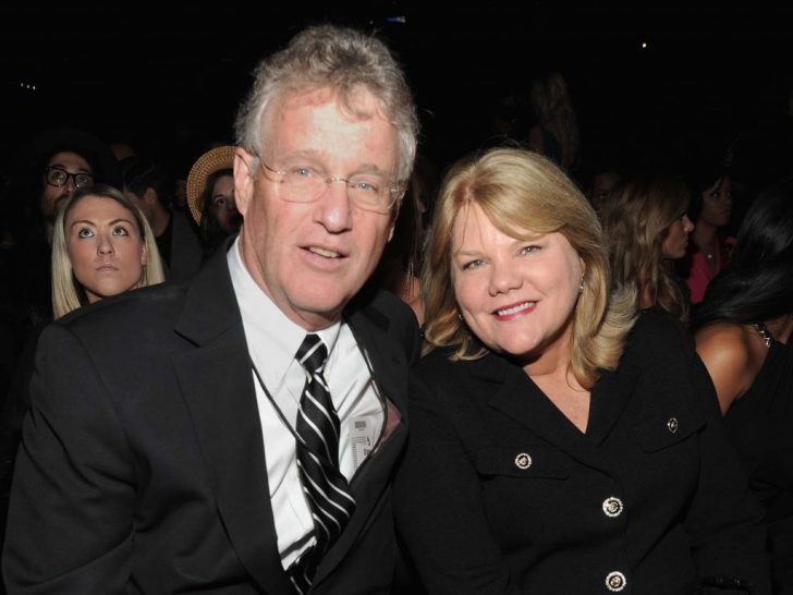 are Taylor Swift's parents divorced now?